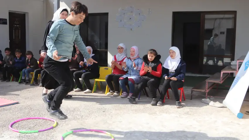 دعم نفسي للاطفال بشكل يومي _ جلسات فردية وجماعية